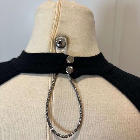 Black Ribbed Mock Neck Cutout Back Long Sleeve Romper‎ - Picture 5 of 7